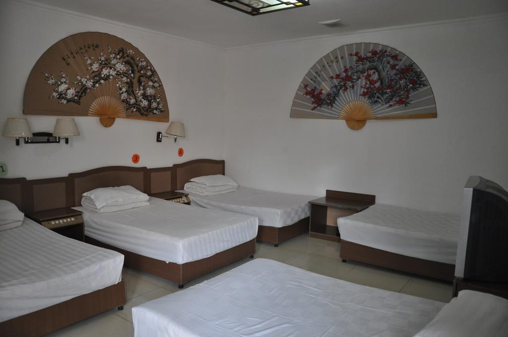 Three Legged Frog Hostel Peking  Kamer foto